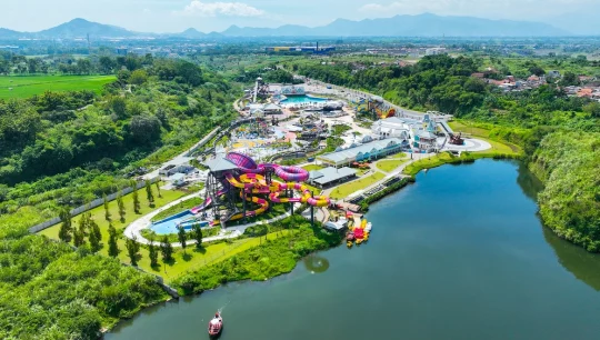 wisata kota baru parahyangan wahoo waterworld